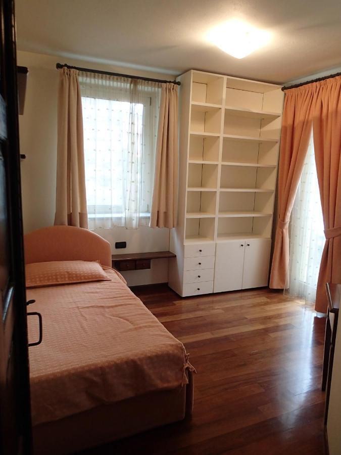 B&B Dolce Vista Al Lago Lugano Porto Ceresio Exterior foto